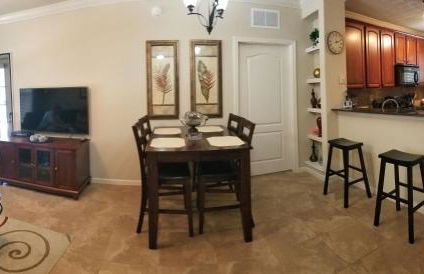 10 miles to Disney World, 2 pools, fitness room, WiFi, balcony, washer, dryer, kitchen - Foto 32
