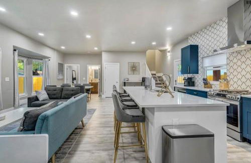 Baby Blue - Hot Tub Easy Access to Top Locations - Foto 11