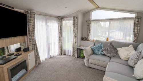 Woodlands Lodge - Photo 4