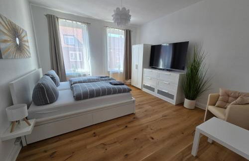 Blue Skies White Line - Foto 1