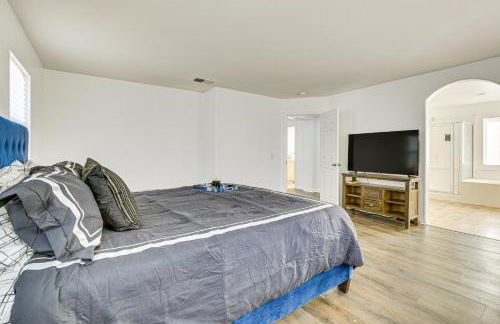 Pool Table and Charcoal Grill Home in Victorville! - Foto 18