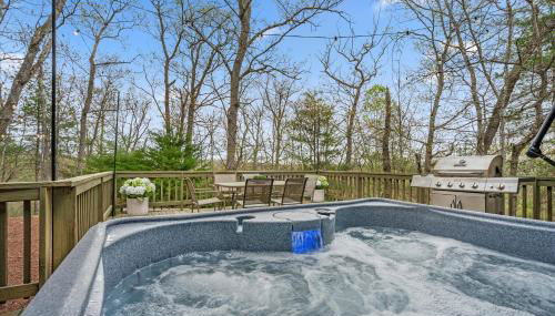 Resort Getaway - Golf, BMX trail, Hot Tub & Arcade! - Foto 4