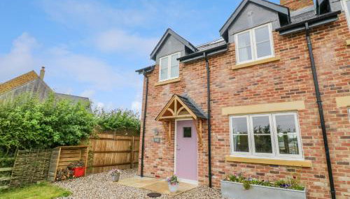 Lavender Cottage - Photo 1