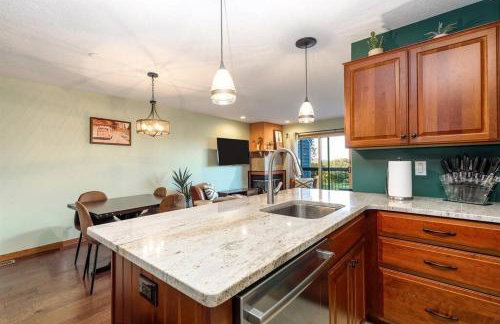 Relaxing 2Bedroom Townhome w/Playroom & Great View - Foto 25