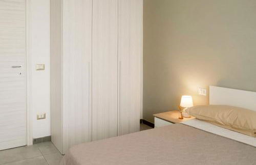 De Rosa Home Appartamento 4 posti letto, vicino al centro e al mare, con terrazza, aria condizionata, parcheggio privato e wifi - Foto 10