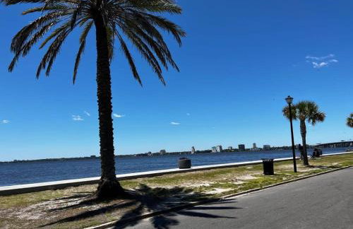 Modern 2 BR Condo - 2 block from San Marco - Foto 22