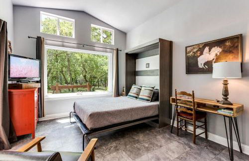 Hidden Treasure Harvest House Forest Getaway 30 Min. West of Fort Worth - Photo 18