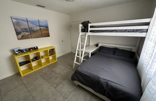 Miami's Cozy Tropical Getaway - Photo 12