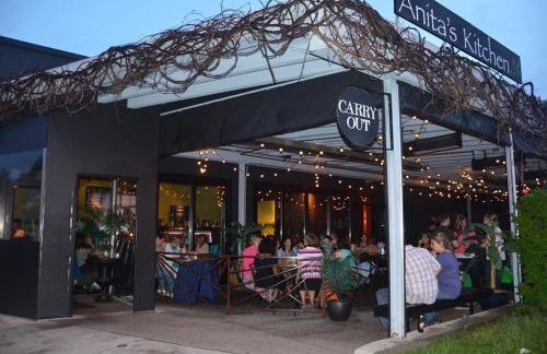 Super Cute & Cool Home with 65Inch TV 2Baths 4 Bedrooms 2King Beds BBQ Grill Fenced Backyard - Foto 26