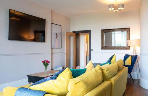 Warm Beachfront Getaway with Winter Ocean Views & Parking - Foto 10