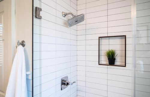 Stylish 2BR 1 Mile From Downtown And The Aquarium - Foto 17