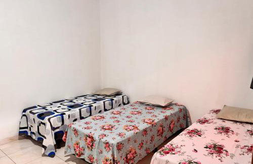 Duplex Até 10 Hóspedes 3 quartos Ar condicionado 2 camas casal 5 camas solteiro Garagem para 3 carros proximo ao Centro e Shopping - Foto 20