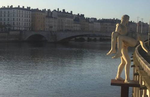 Le silence des toits / Silence under the roofs - Photo 47