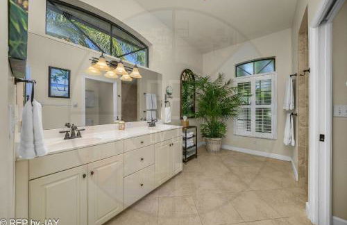 Imperial Paradise Naples - Photo 5