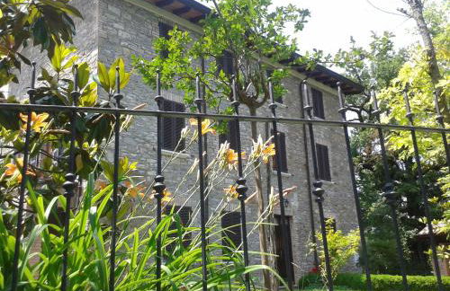 Refurbished 3 Bedroom Farmhouse in Emilia - Photo 18