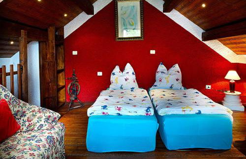 Cottage in Italy With Alpine Fireplace - Foto 31