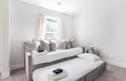 Pleasant Place Villa -Newly Built with Pool Close to downtown&beach - Photo 54