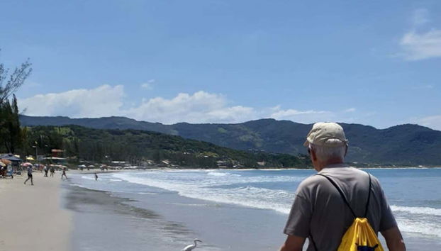 Strolling along the Atlantic beaches of Garopaba