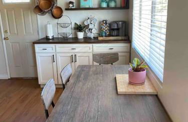 Blissfully Wild -with Hot Tub and pets are welcome - Foto 2