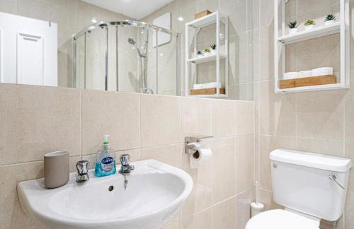 Central L1 Stay, Close to all Attractions, Parking Nearby - Foto 13