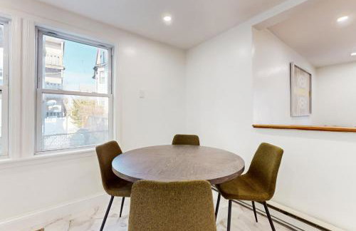 Shop, Dine, Unwind! Gateway to Boston Sights - Foto 7