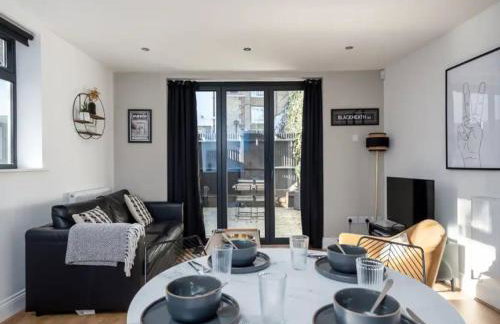 Modern and Bright Home Minutes From Central London - Pass the Keys - Foto 1