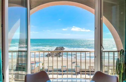 Athena Sea front Apartment, Parking & Pool - Foto 17