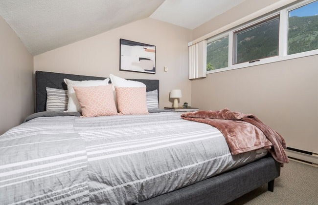 CENTRALLY Located 3-Br Home | TRUE Ski In/Out | FREE access to Pools & Hot Tubs - Foto 9