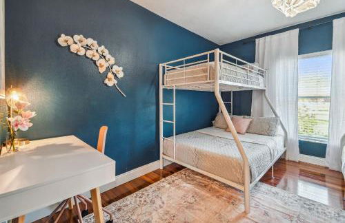 Tropical Retreat with Heated Pool & Firepit - Foto 24