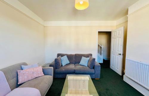 4-Bedroom House 5 mins to Beach & Parking - Foto 30