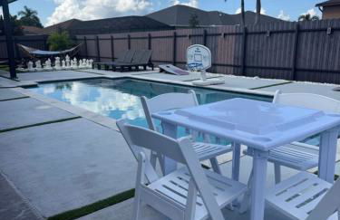 Relax & Play in Cape Coral Pool BBQ Family Fun - Foto 13