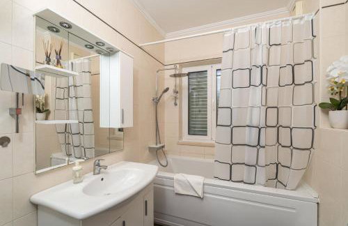 Seaview Apartment with Free Garage Parking 2 min to Beach Zaton near Dubrovnik - Photo 25