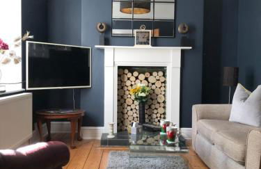 2 bed period cottage sleeps 4 in central Crickhowell - Photo 2