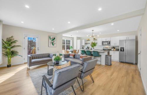 Spacious House in Prime Location - Photo 10