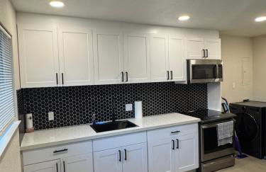 2 bed 1 bath special woodlake duplex A - Photo 4