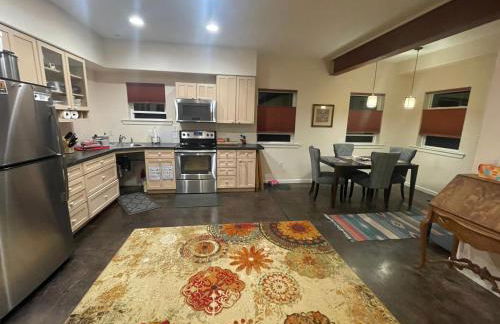 River Mountain Getaway-private, large, in- law apt - Foto 3