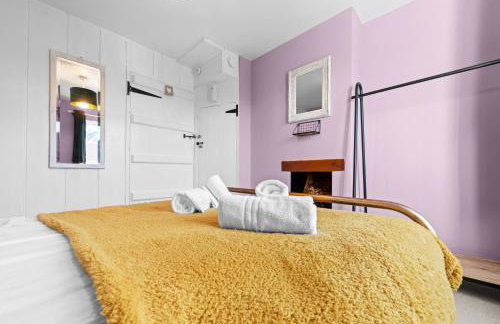 Charming 2-BR Cottage in Stonehouse with Courtyard Garden and Log Fire - Foto 19