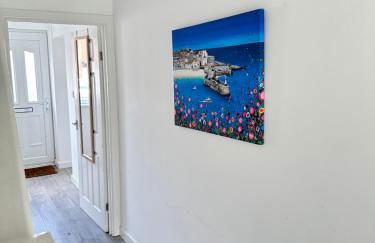 Cozy Family House 10 min from Manchester Airport - Photo 38