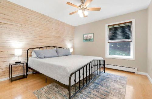 Waterfront Access with Kayaks Private Deck and a Firepit - Photo 40