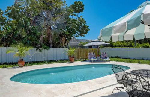 HIDDEN GEM - Family Friendly Pool Home -Welcome - Photo 25