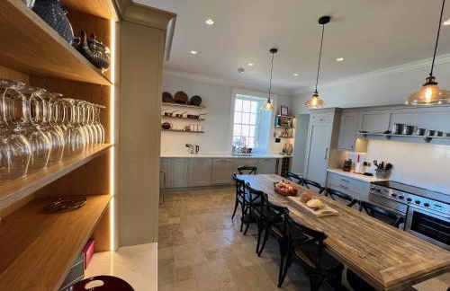 House of the Northern Gate - a luxury baronial house that sleeps 18 guests in 9 bedrooms - Foto 5