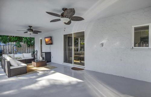 Boca Beauty - Stylish Home With Pool 3 Bedroom Home by RedAwning - Foto 82