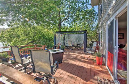 Waterfront North Bend Home 9 Miles into Town - Photo 21