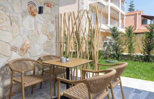 Danae Comfort Living - Photo 36