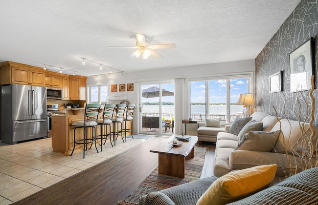 The Giraffe House - Photo 22