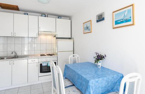 Bella Perna Beachfront Apartments - Photo 10