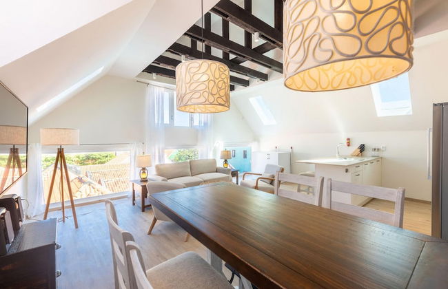 Historic Heartbeat 2BR Townhouse in Central Bliss - Foto 3