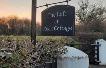 The Loft at Rock Cottage with hot tub - Foto 8