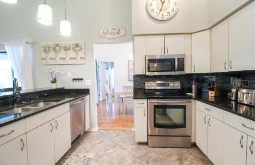 Elegant 3BR 2BA Private Pool Home - Foto 30