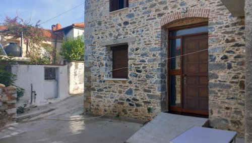 Malama's House - Photo 1